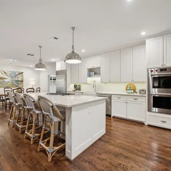 STUNNING RANCH IN THE HEART OF WINDSOR PARK