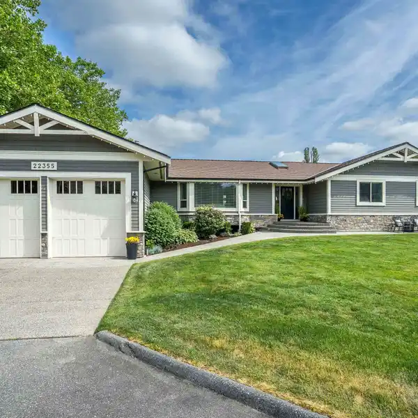 FULLY RENOVATED RANCHER IN UPPER MURRAYVILLE