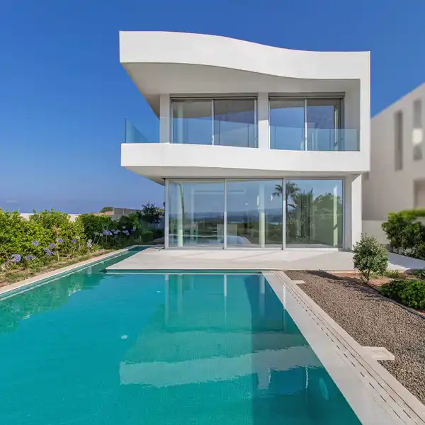 LUXURY BEACHFRONT VILLA