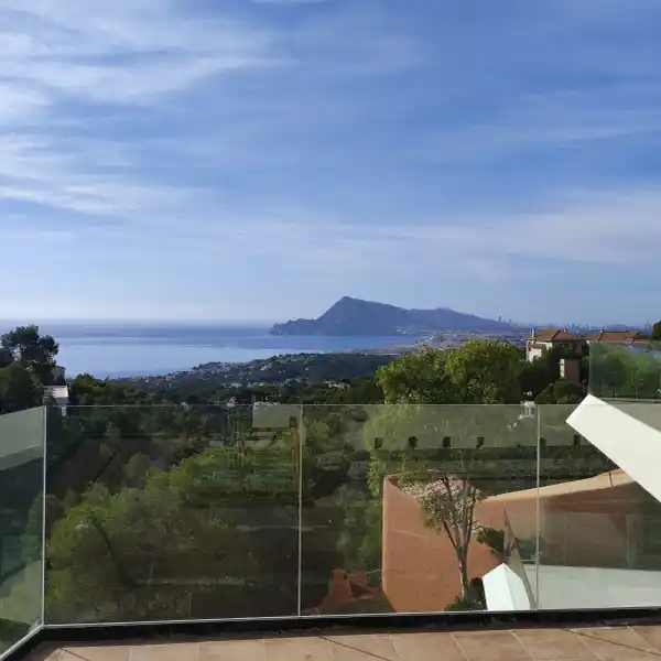 STUNNING LUXURY VILLA WITH SPECTACULAR SEA VIEWS