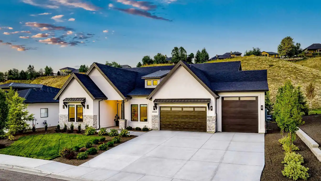 Better Than New Residence in the North End Foothills