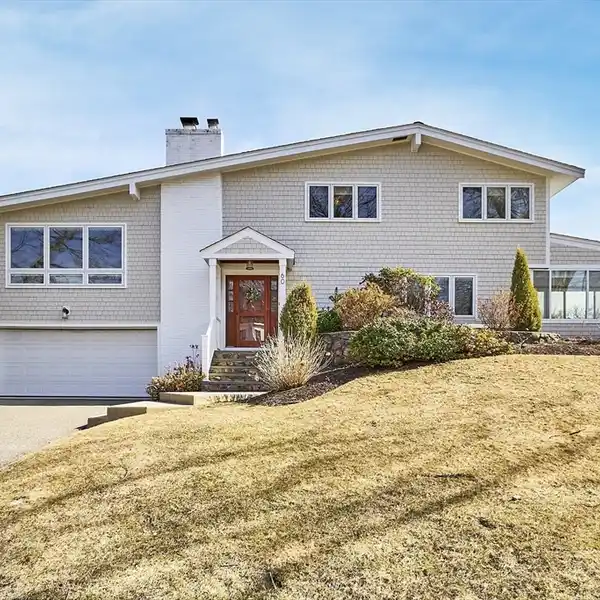 TURNKEY CONTEMPORARY HOME