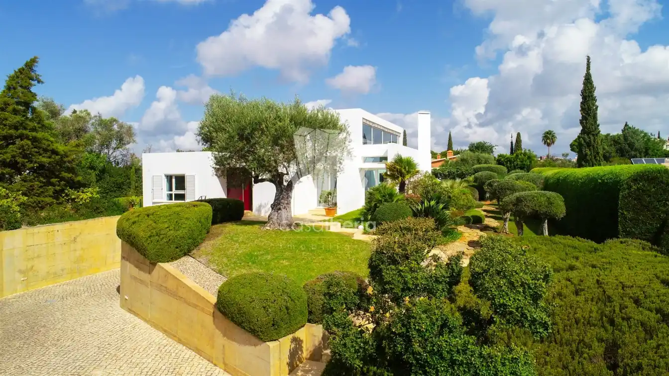 Three Bedroom Villa with a Pool