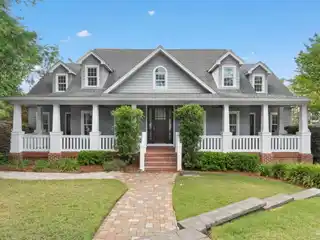 Distinctive Pool Home in Heritage Oaks