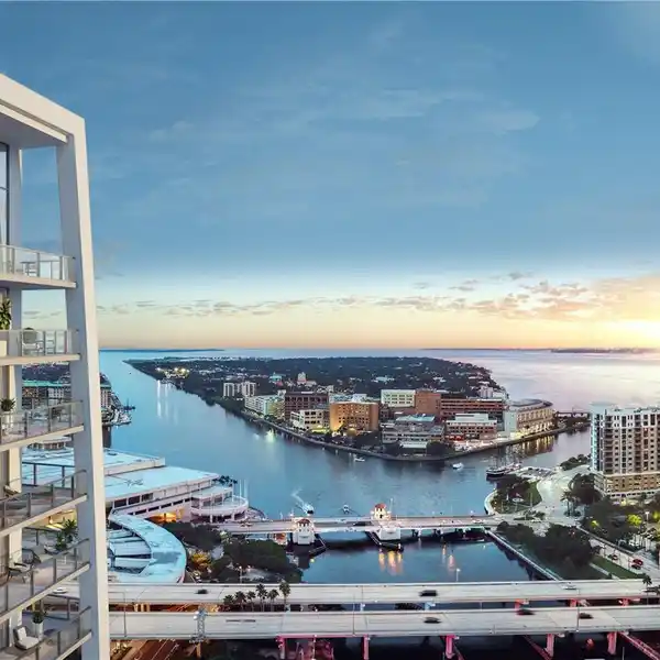 EXCLUSIVE RESIDENCES WITH STUNNING BAY VIEWS