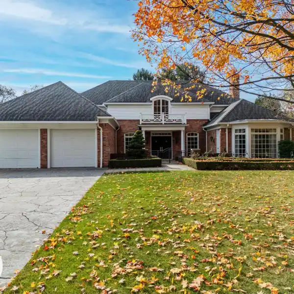 GRACIOUS HOME WITH GREAT DETAILS