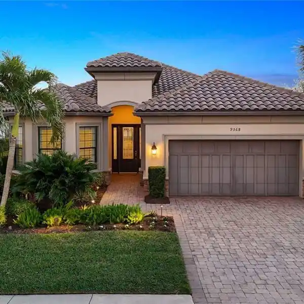 LOVELY HOME IN PRESTIGIOUS ESPLANADE GOLF AND COUNTRY CLUB