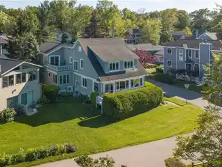 Lakefront Serenity Meets Everyday Comfort