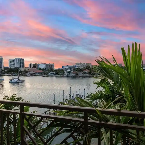 THE PINNACLE OF WATERFRONT ELEGANCE