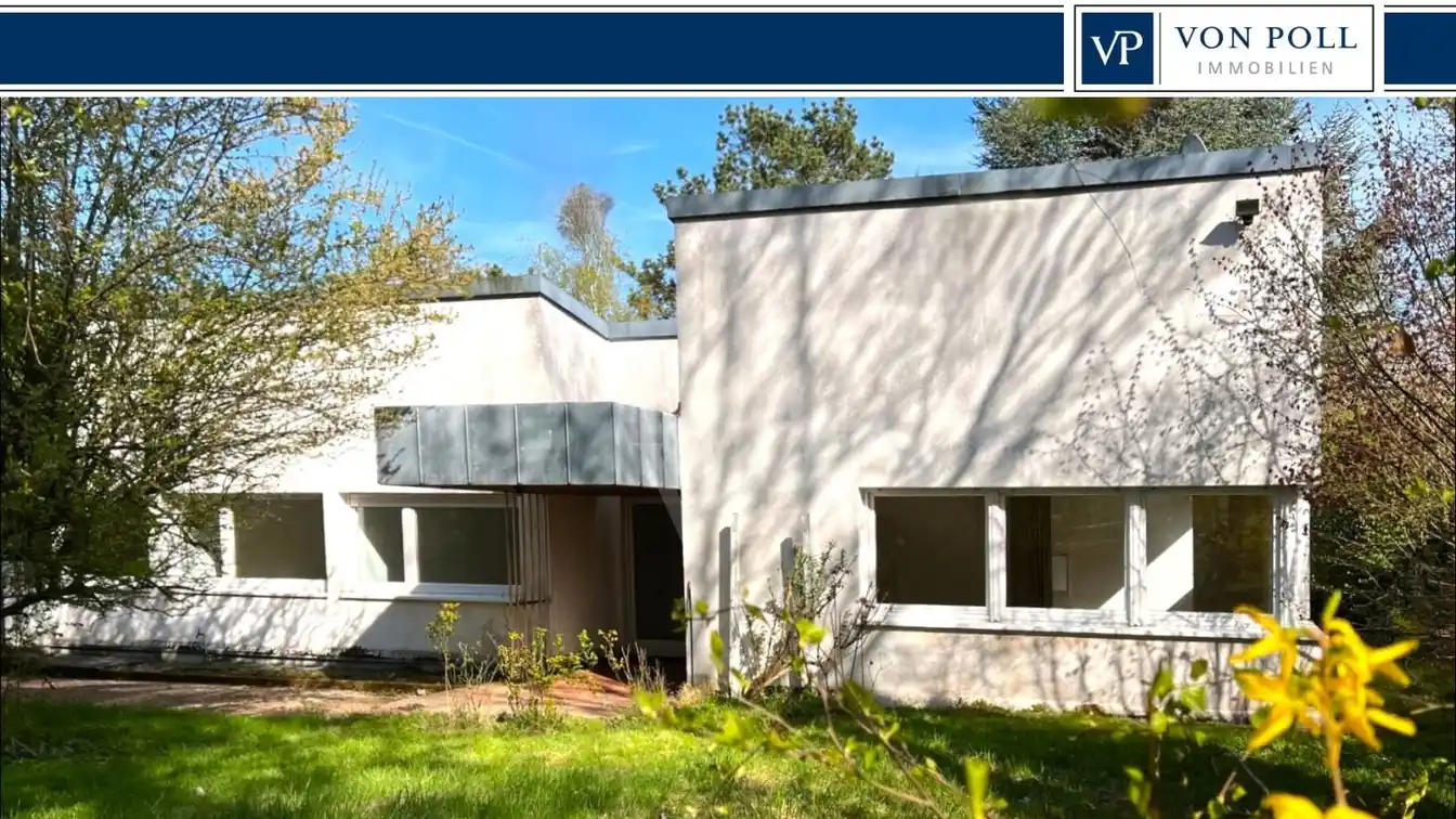 Living on One Level Spacious Bungalow in a Picturesque Field Edge Location