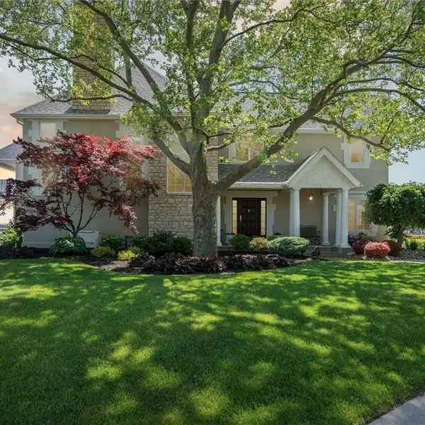 UNIQUE CUSTOM-BUILT BAYFRONT HOME