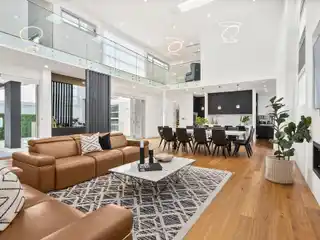 Expansive Masterpiece of Modern Design