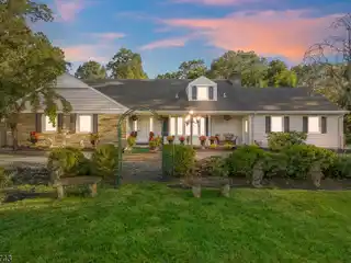 Beautiful Expanded Ranch on Quiet Cul-De-Sac