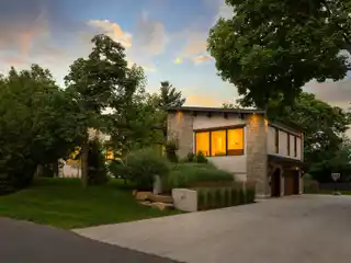 Modern Bungalow on Spacious Lot