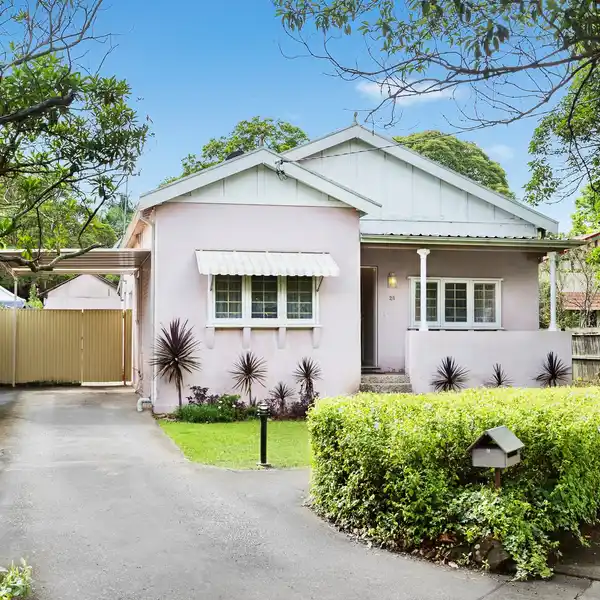 OUTSTANDING OPPORTUNITY TO BUILD A MAGNIFICENT HOME
