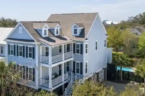 Charleston Single That Lives Large