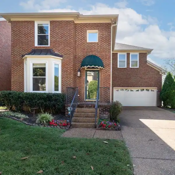 WONDERFUL BRICK HOME IN THE HEART OF GREEN HILLS