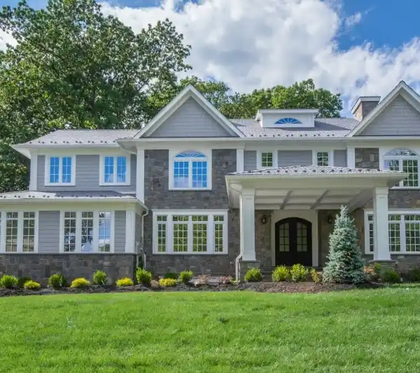 SPECTACULAR NEW CONSTRUCTION ON A PRESTIGIOUS STREET