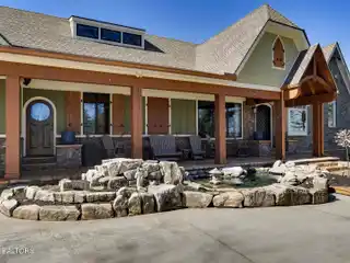 One-of-a-kind Luxury Estate in Loudon