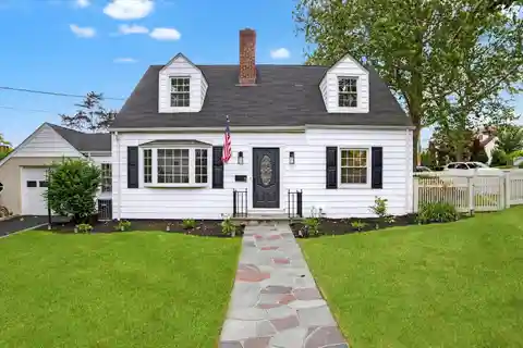 Prestigious Corner Cape Colonial