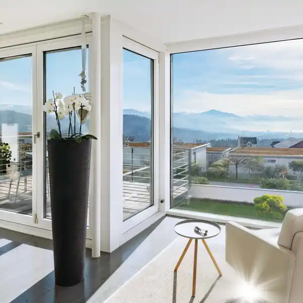 A MODERN DUPLEX WITH ULTRA-LONG VIEWS