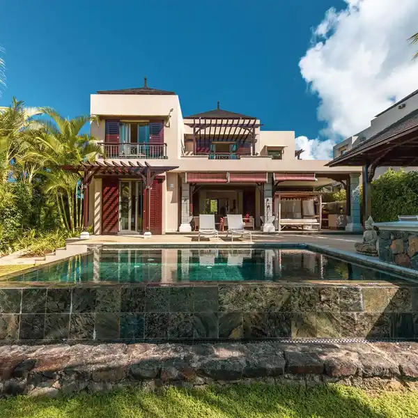 REFINED TROPICAL LIVING