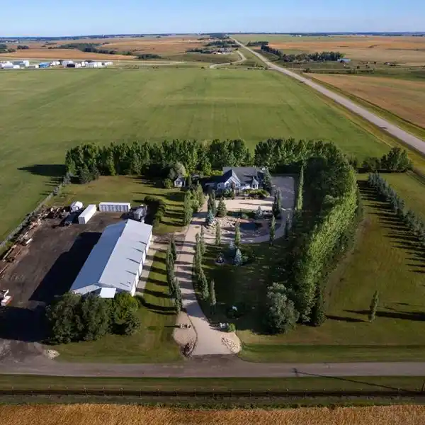 BEAUTIFULLY LANDSCAPED 5.49-ACRE ACREAGE