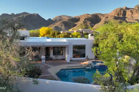 Timeless Santa Fe Charm