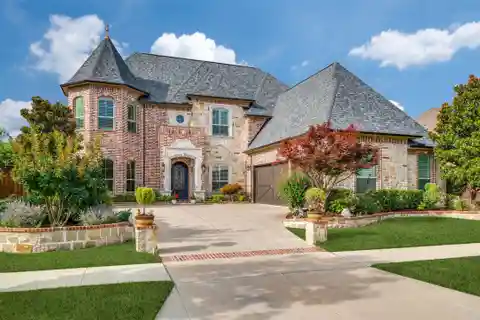 Extraordinary Shaddock-Built Home