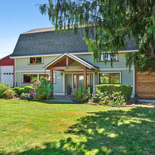 STUNNING BARN-TO-HOME CONVERSION