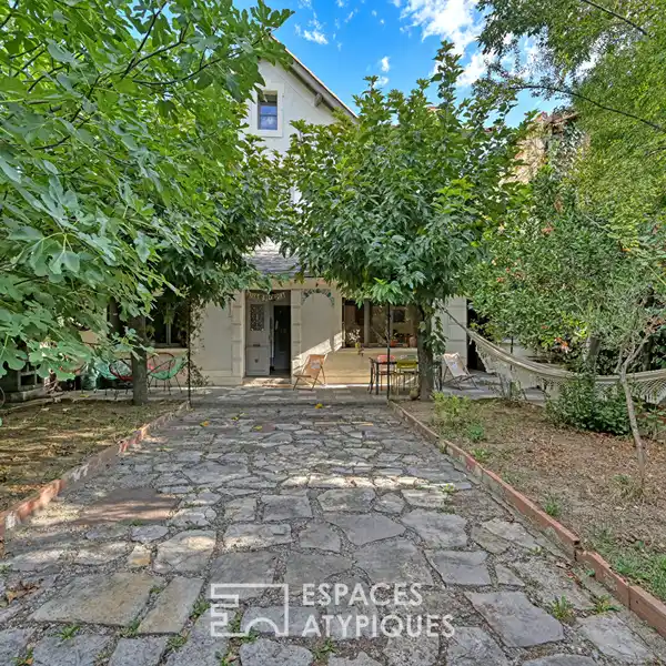 FULLY RENOVATED 1920S TOWNHOUSE