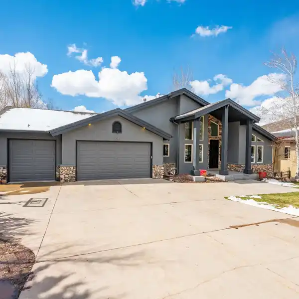 BEAUTIFULLY REMODELED HOME IN JEREMY RANCH