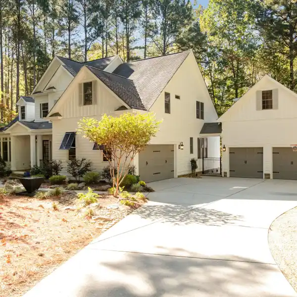 MODERN LUXURY ESTATE