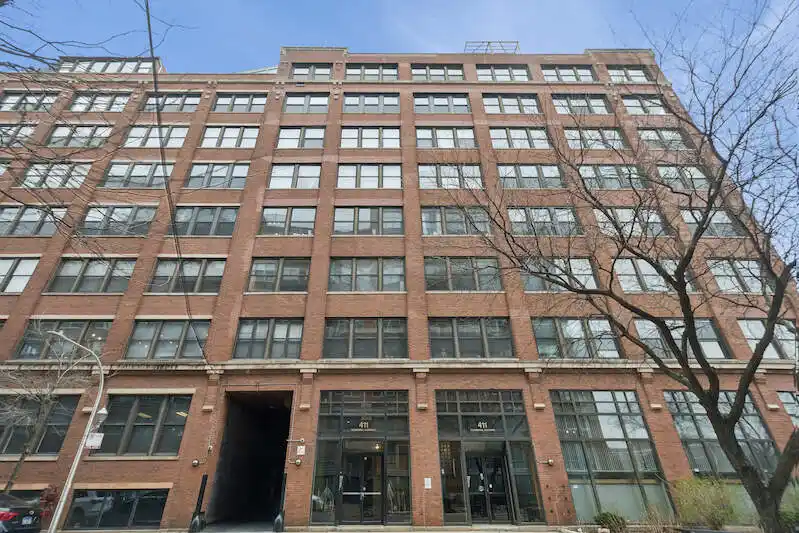 Corner Timber Loft in the West Loop