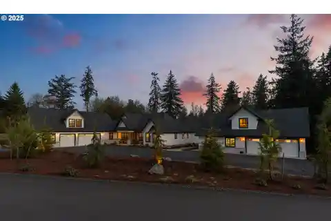 Comfort and Sophistication on 2.2 Acres