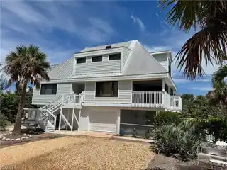 Elevated Beach-Close Pool Home
