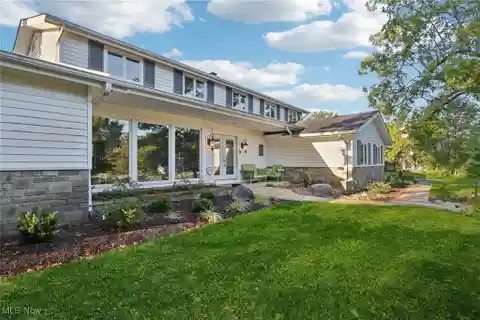 Breathtaking Fully Renovated Midcentury Residence