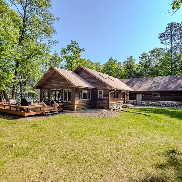 EXTRAORDINARY RETREAT ON CLEAR LAKE