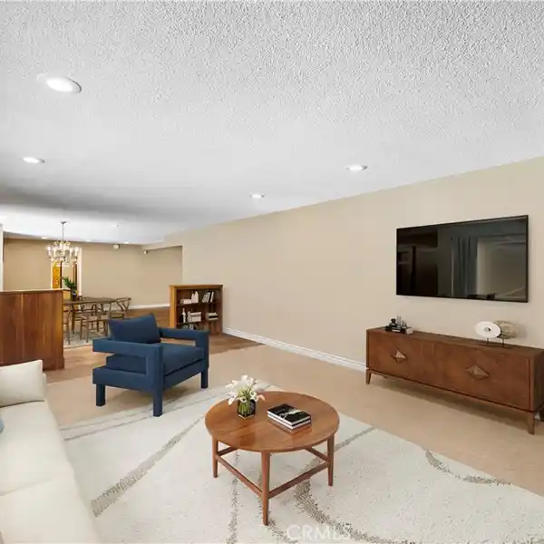 WELL-MAINTAINED SINGLE-STORY HOME