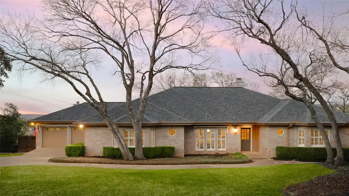Comfort and Sophistication on a Quiet Cul-de-sac