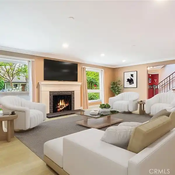 ELEGANT HOME AT THE END OF A CUL-DE-SAC