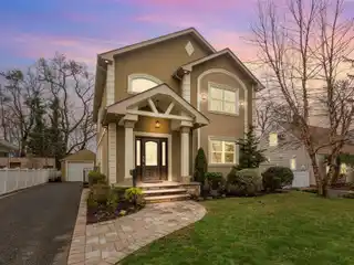 A Perfect Blend of Comfort and Elegance