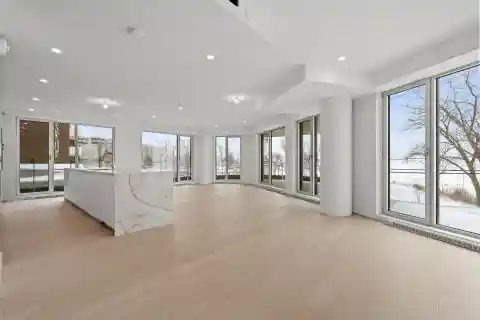 Elegance on the Lake