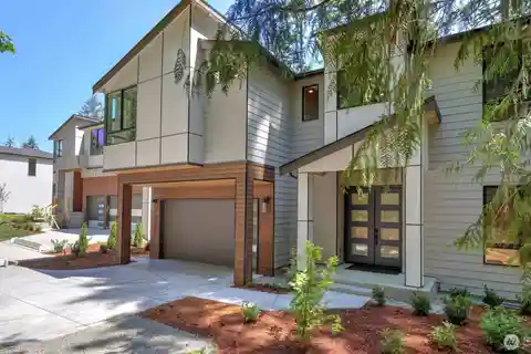 Meticulously Crafted New Modern Home
