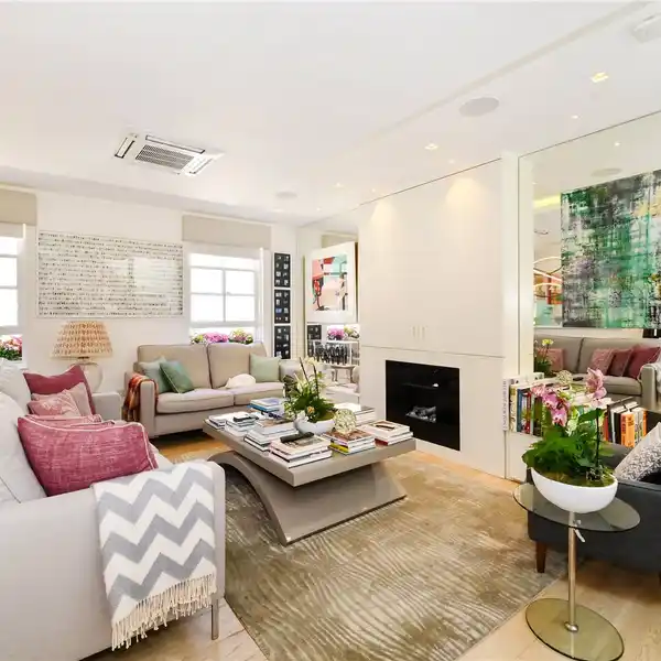 CONTEMPORARY HOME WITH PRIVATE GARAGE