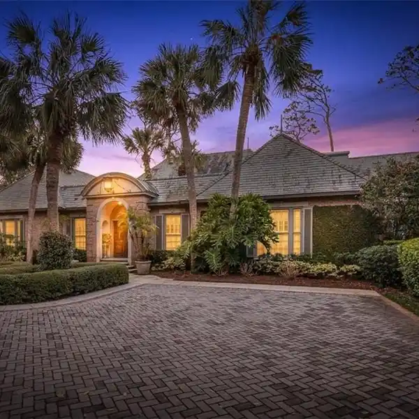 ICONIC SEA ISLAND COTTAGE