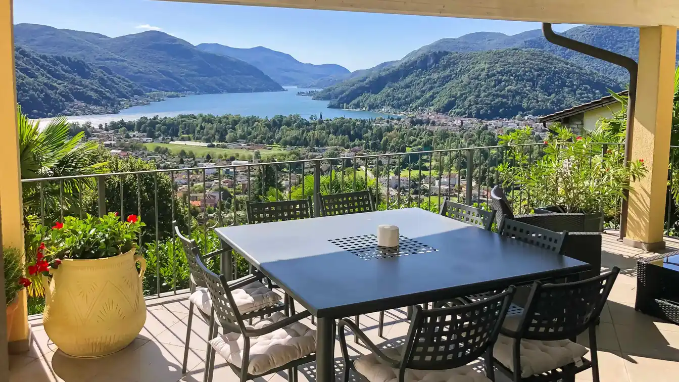 Five Bedroom Home with Commanding Views