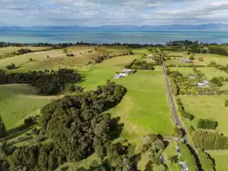 Serene Rural Escape Near the Sea