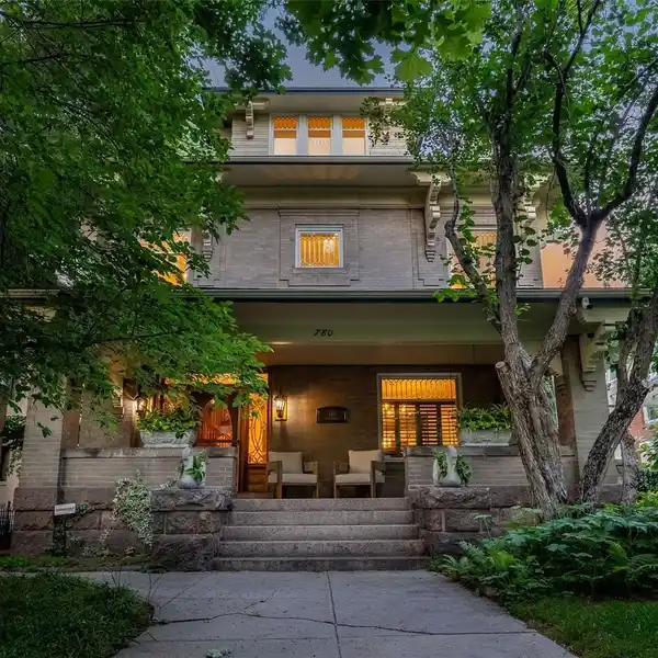 CLASSIC THREE-STORY DENVER SQUARE