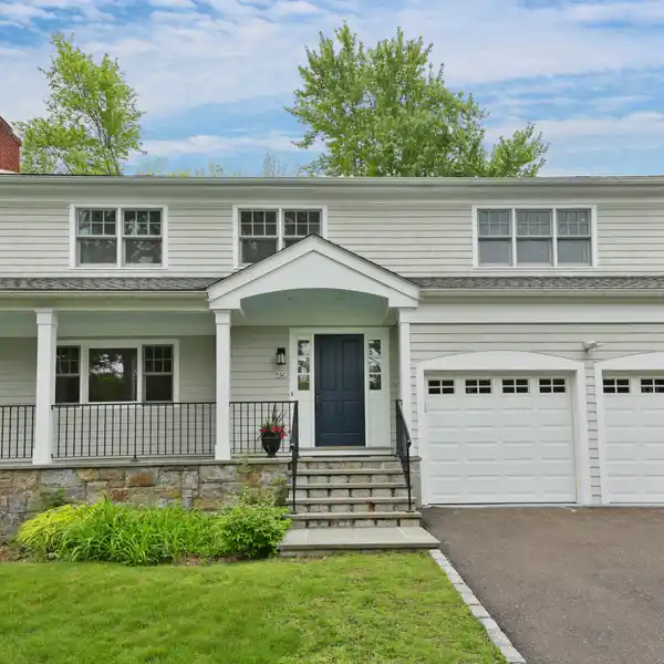 ELEGANT COLONIAL WITH DESIGNER FINISHES THROUGHOUT